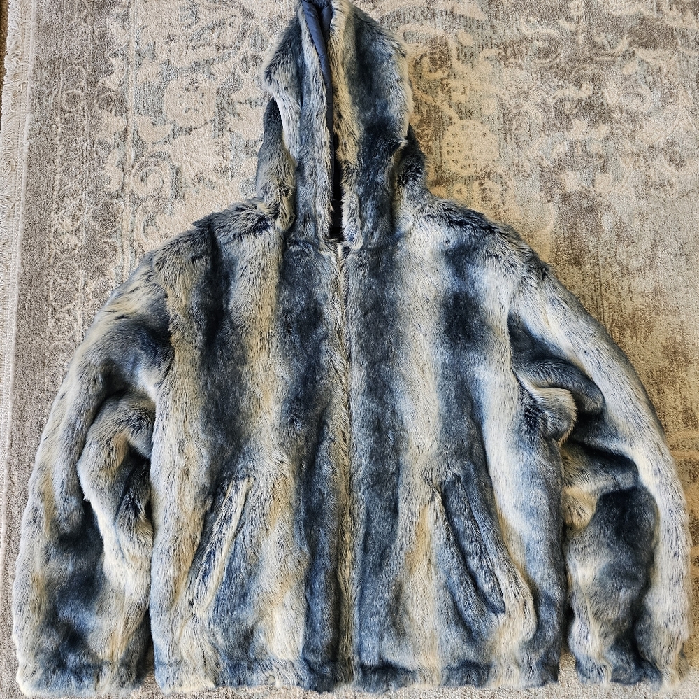 Supreme Men's Ice Blue Reversible Faux Fur Hooded Jacket Size Medium